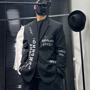 เสื้อเบลเซอร์โอเวอร์ไซส์ลายกราฟฟิตีสำหรับผู้ชาย สีดำขาว สไตล์สตรีทแวร์ลำลอง เสื้อแจ็คเก็ตสูทสุดเทรนด์ย้อนยุค ผ้าฝ้าย ของขวัญสำหรับเขา - Product Image 5