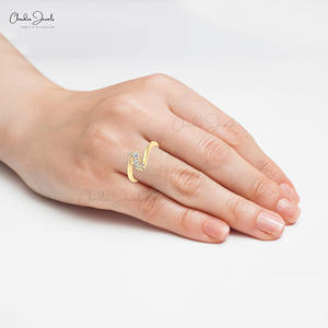 Anillo de compromiso de diamante blanco de corte redondo de 0.12 CTW con oro macizo de 14k y diseño trenzado, joyería nupcial única para novias. - Product Image 5