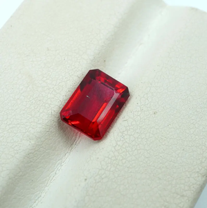 พลอยมรกตที่ปลูกในห้องปฏิบัติการสีแดง: หินเหลี่ยมเพชรพลอยตัดจากมรกต1.65 CT - Product Image 3