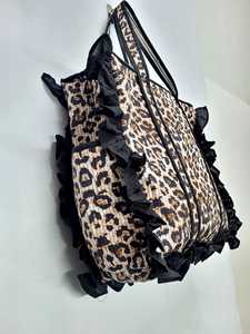 Bolso de Mano de Algodón con Estampado Floral Bohemio de Jaif Textiles, con Dos Asas y Cierre Abierto, Hecho en Rajasthan - Product Image 6