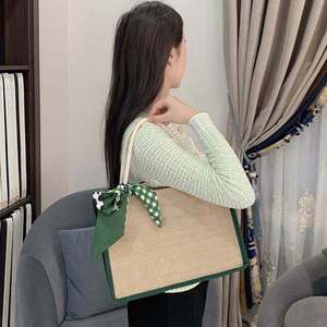 Sac cadeau en jute réutilisable multi-usages pour les courses et les cadeaux d'événements - Product Image 3