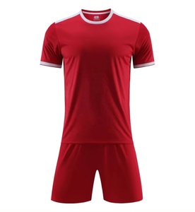 Ensemble maillot et short de football 100% polyester à séchage rapide pour hommes, design et logo personnalisés, qualité professionnelle - Product Image 6