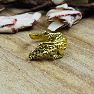 Bagues élégantes en laiton plaqué or 18 carats, motif crocodile/alligator, style bohème et gothique, pour femme, pour déclaration, mariage et fiançailles - Product Image 5