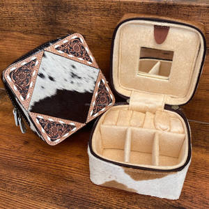 Nueva caja de joyería de viaje de cuero de vaca de lujo portátil organizador pendiente anillo collar accesorios caja de regalo de almacenamiento de moda - Product Image 6