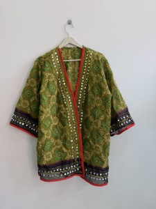 Chaqueta Kimono Corta Bordada Surtida con Estampado Floral - Product Image 3
