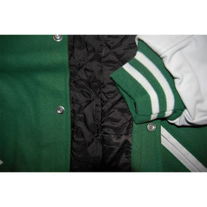 Veste de style universitaire pour homme en vert forêt et blanc, doublure matelassée, bordure côtelée rayée, fermeture à boutons pression, mode streetwear urbaine - Product Image 5