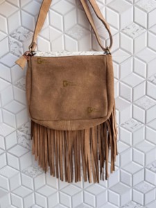 Nouveau Sac à Main Designer en Daim et Cuir à Franges, Style Western avec Poils de Bovin, Orné de Pierres Précieuses, Sac Bandoulière Unique pour Femme - Product Image 4