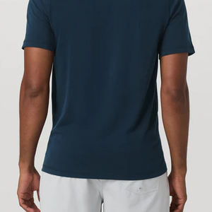 Camiseta Informal Minimalista de Color Sólido para Hombre, Moda Contemporánea Esencial, Tejido Transpirable, Fabricación Personalizada OEM - Product Image 5