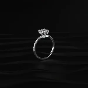 Bague en diamant de laboratoire rond de 1,25 carat avec pierres latérales marquise et bande pavée – Choix populaire, préféré des clients, sertie à la main - Product Image 4