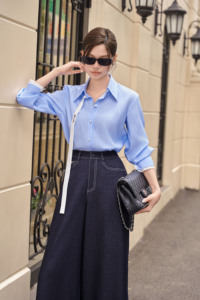 Chemise en coton rayée bleue pour femme, manches longues, boutonnée, col classique, coupe décontractée, détail ruban, automne - Product Image 3