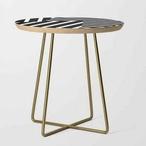 Elegante mesa auxiliar con incrustaciones de hueso, con un patrón de mosaico único y base de madera para interiores con estilo. - Product Image 2