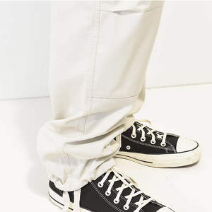 Pantalon cargo style utilitaire multi-poches, décontracté, pour le travail et les activités de plein air. - Product Image 6