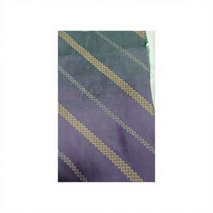 Tissu de soie tissé à la main personnalisable - Product Image 1