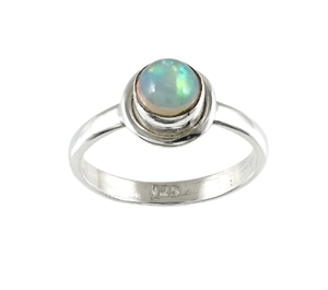 Anillo de Plata de Ley 925 con Ópalo Etíope Nature's Fire, Joyería Hecha a Mano, Anillo de Abundancia con Gema de Ópalo Natural - Product Image 1