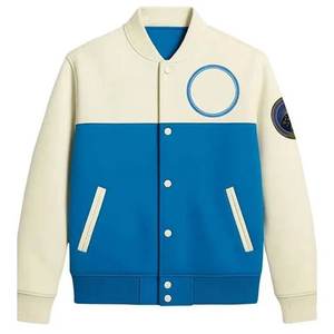 Nouvelle arrivée : vestes varsity blanches pour femmes avec logo brodé personnalisé, manches en laine blanche, style streetwear. - Product Image 1