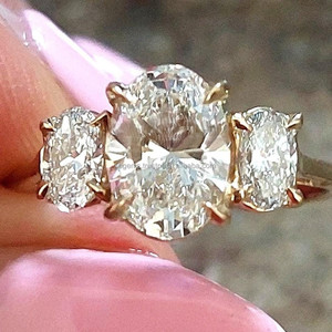 Anillo de Eternidad de Plata Maciza de 14k y 18k con Diamante Cultivado en Laboratorio, Corte Esmeralda, Certificado IGI, Bajo Precio, Alta Calidad - Product Image 3