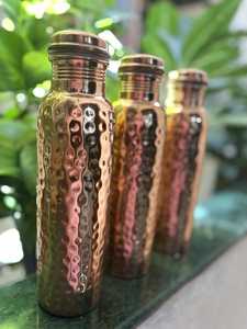 Botella de Cobre Hecha a Mano, Martillada, Reutilizable, con Recubrimiento Anticorrosión, Diseño Clásico, Regalo Empresarial, Botella para Bebidas, Frasco Ayurvédico para el Bienestar - Product Image 6