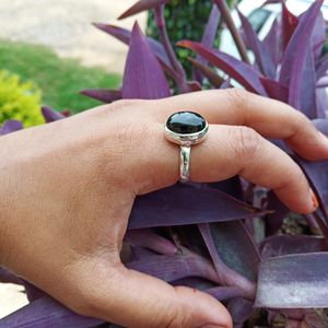 แหวนแบล็คออนิกซ์ เงินแท้ 925 แหวนพลอยทำมือ ขายส่ง เครื่องประดับสำหรับทุกเพศ - Product Image 3