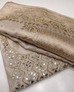 2021 vente chaude Beige Banarsi soie Dupatta belle main brodé miroir travail cou Gota Latkan Viscose rayonne Salwar Kameez - Product Image 4