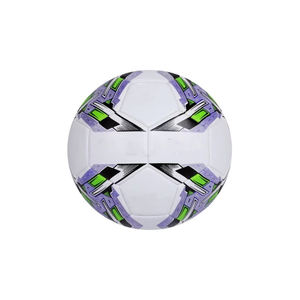 Ballons de handball blancs personnalisés en gros avec motif vert et violet, cousus à la machine, durables pour l'entraînement et la compétition - Product Image 2