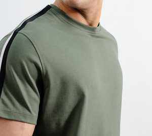 Camiseta de algodón peinado de 220g, estilo nuevo con bolsillo frontal, talla grande para hombre, camisetas lisas para hombre - Product Image 5