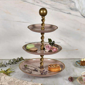 Soporte para Tartas de metal moderno y elegante con superficie lisa y diseño duradero, perfecto para la cocina casera de Azora Industries - Product Image 2