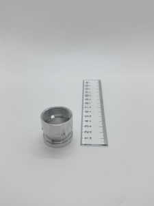 Douille filetée sur mesure en acier inoxydable et aluminium usinée CNC, pièces de tournage de précision avec trou latéral pour axe à broche, Taïwan - Product Image 1