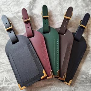 Étiquette de bagage en cuir personnalisée avec logo estampé or pour valises, idéale pour les voyages d'aventure, étiquette d'identification de bagages - Product Image 1