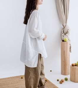 Chemise à manches longues pour femme, en lin blanc, coupe classique, respirante, 100% coton biologique, boutonnée - Product Image 3