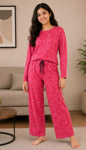 Conjunto de Ropa de Dormir Ecológica Stockify, Cómodo Traje de Noche para Mujer, Elegante Ropa de Dormir para Uso Diario - Product Image 6
