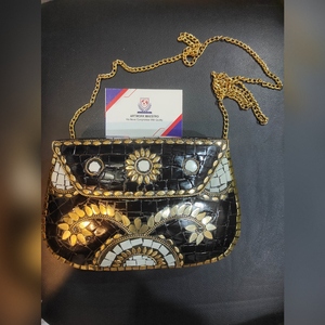 Bolso de mano artesanal de mosaico de piedra y metal con diseño intrincado y elegante, de lujo premium para la noche, nueva colección de bisutería. - Product Image 3