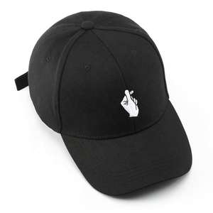 Gorra de 5 Paneles de Ajuste Cómodo, Diseño Simple y Limpio - Product Image 4