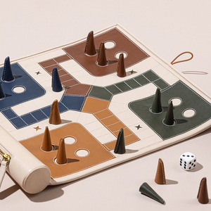 Juego de Ludo Enrollable de Cuero con Dados y Fichas Multicolores, Portátil para Viajes Familiares y Entretenimiento - Product Image 6