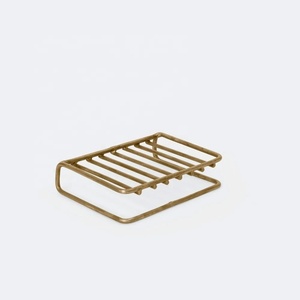 Porte-savon en métal à grille linéaire avec finition laiton antique et design de drainage surélevé pour une organisation élégante du comptoir de salle de bain - Product Image 4