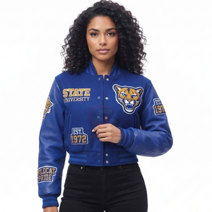 Chaqueta Bomber Varsity Corta de Cuero Vacuno con Diseño Personalizado, Estilo Urbano, Logotipo y Letras, para Mujer - Product Image 5