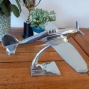 Escultura de Avión Hawker Hurricane de Aluminio Plateado, Artesanía Metálica Art Deco, Modelo de Avión Vintage para Escritorio, Hogar u Oficina - Product Image 3