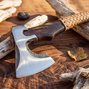 Hache viking forgée à la main UA Supplies, lame en acier de qualité industrielle, manche en bois, hachette, logo personnalisé OEM, outil de camping en plein air - Product Image 5