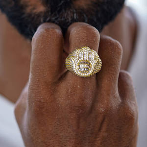 Bague Hamsa en argent sterling 925 pour homme, finition or blanc, sertie de moissanite, style hip-hop, bague de déclaration pour soirée - Product Image 2