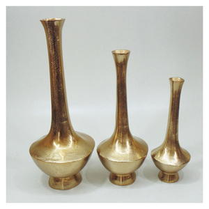 Elegante Florero de Aluminio con Base Elevada para Decoración de Mesa en Hogar, Oficina y Hotel - Product Image 1