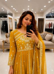 Ensemble Kurta brodé en rayonne jaune moutarde pour femme, coupe ample, style traditionnel indien pakistanais, longueur cheville, idéal pour mariage - Product Image 3