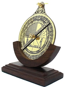 Astrolabe en laiton fait main, décoration de table avec motif gravé, sculpture culturelle traditionnelle pour salon - Product Image 5