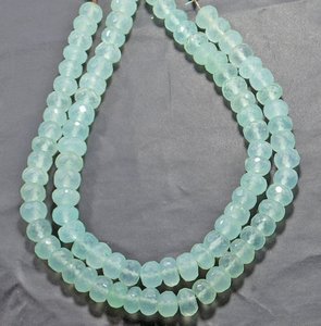 Cuentas facetadas redondas de calcedonia natural, hilo de cuentas sueltas de piedras preciosas para la fabricación de joyería artesanal al por mayor. - Product Image 1