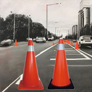 Cône de signalisation flexible en PVC de 28, 30, 36 et 40 pouces, fabriqué à Taïwan - Product Image 1