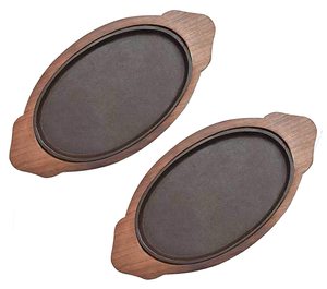 Plaque de service ovale en fonte antiadhésive de 35 cm de qualité supérieure avec base en bois, compatible lave-vaisselle et écologique - Product Image 1