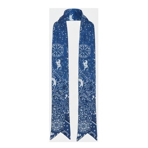 Bufanda Larga de Seda Azul para Mujer, con Estampado Étnico Digital, Accesorio Multifuncional para Invierno - Product Image 4