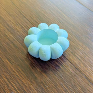 Elegant Resin Flower Embedded T Light Holder for Romantic Dinner, Bedroom, and Wedding <b>Decoration</b> - Product Image 2