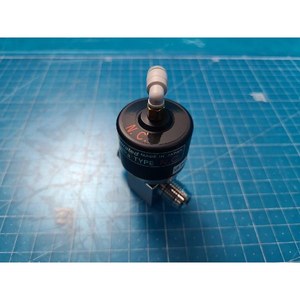 Válvula de Diafragma Manual FUJIKIN 094629, Usada, Piezas de Equipos Legacy Semiconductor - Product Image 1
