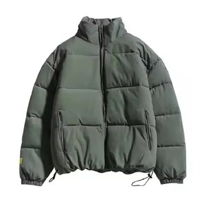 Blouson matelassé personnalisable pour homme 2026 – Vente en gros, excellente qualité, polyester/nylon, fermeture éclair, col montant, logo frontal, service OEM - Product Image 1