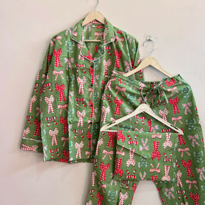Hermoso Conjunto de Pijama de Algodón Estampado, Camisa y Pantalón Cómodos para Dormir - Product Image 1