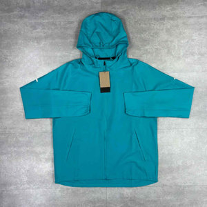 Survêtement coupe régulière en nylon léger imperméable pour homme, avec logo personnalisé imprimé, style streetwear, à capuche, couleur unie, idéal pour l'hiver - Product Image 2